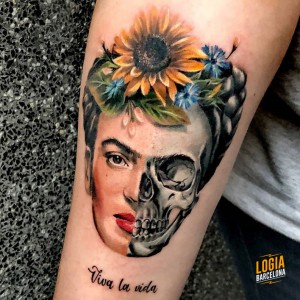 tatuaje_brazo_frida_calavera_Nastia_Milk_Logia_Barcelona  